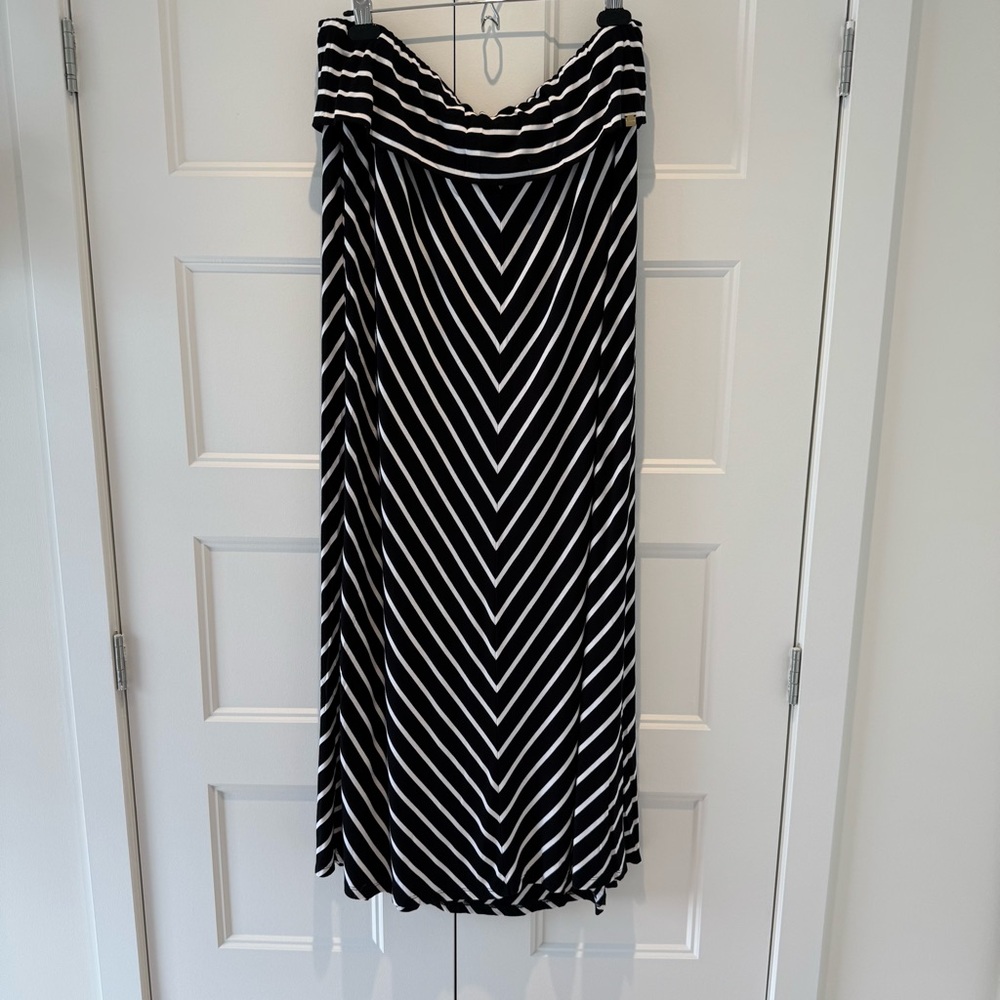 CALVIN KLEIN Black and White Chevron A-Line Skirt - SIZE X1